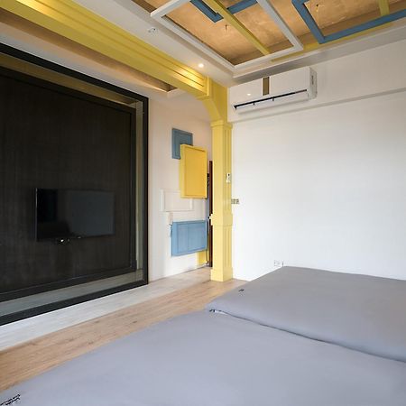 琉球茶室 現代館 Bed and Breakfast Xiaoliuqiu Exteriör bild