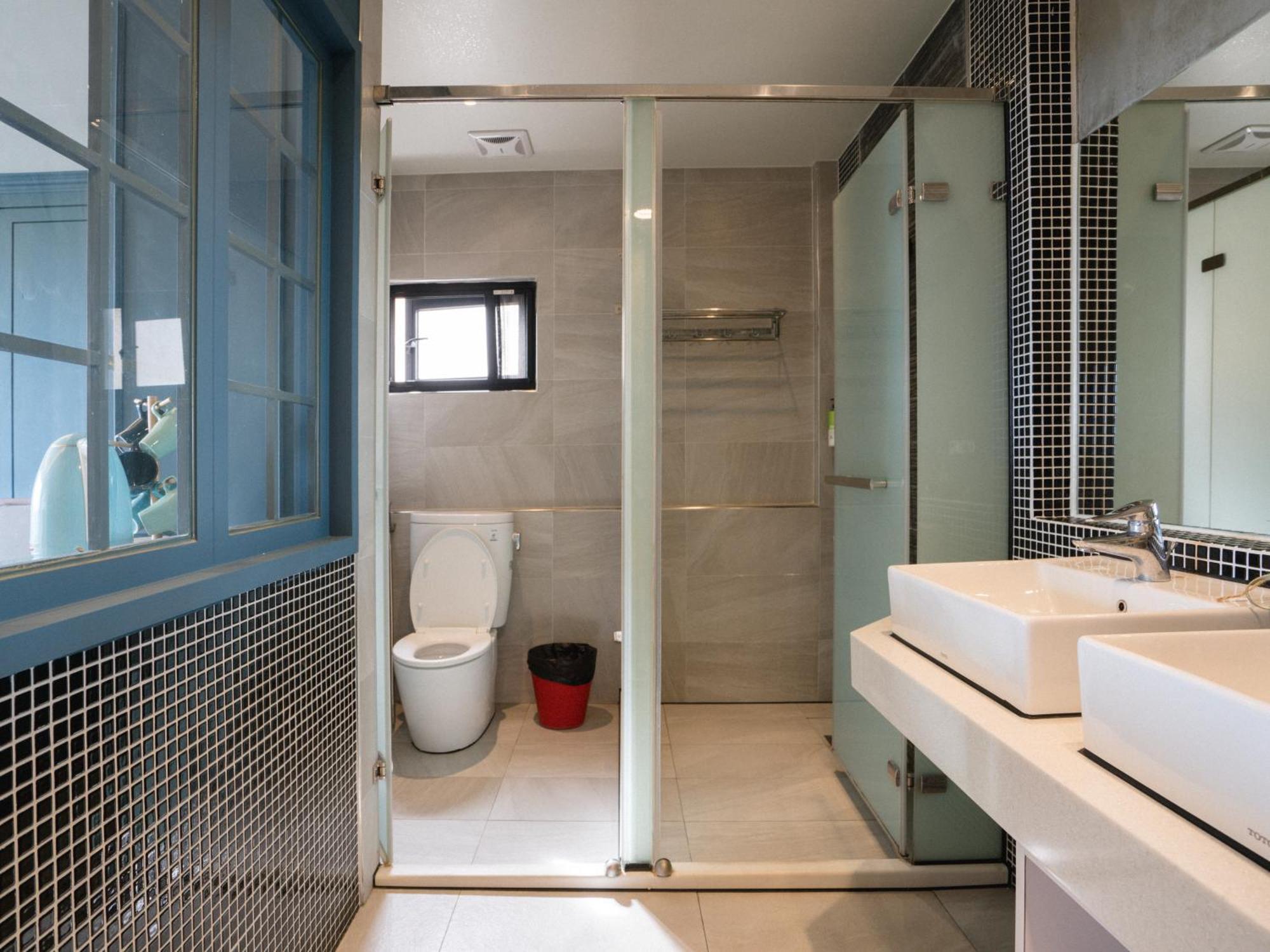 琉球茶室 現代館 Bed and Breakfast Xiaoliuqiu Exteriör bild