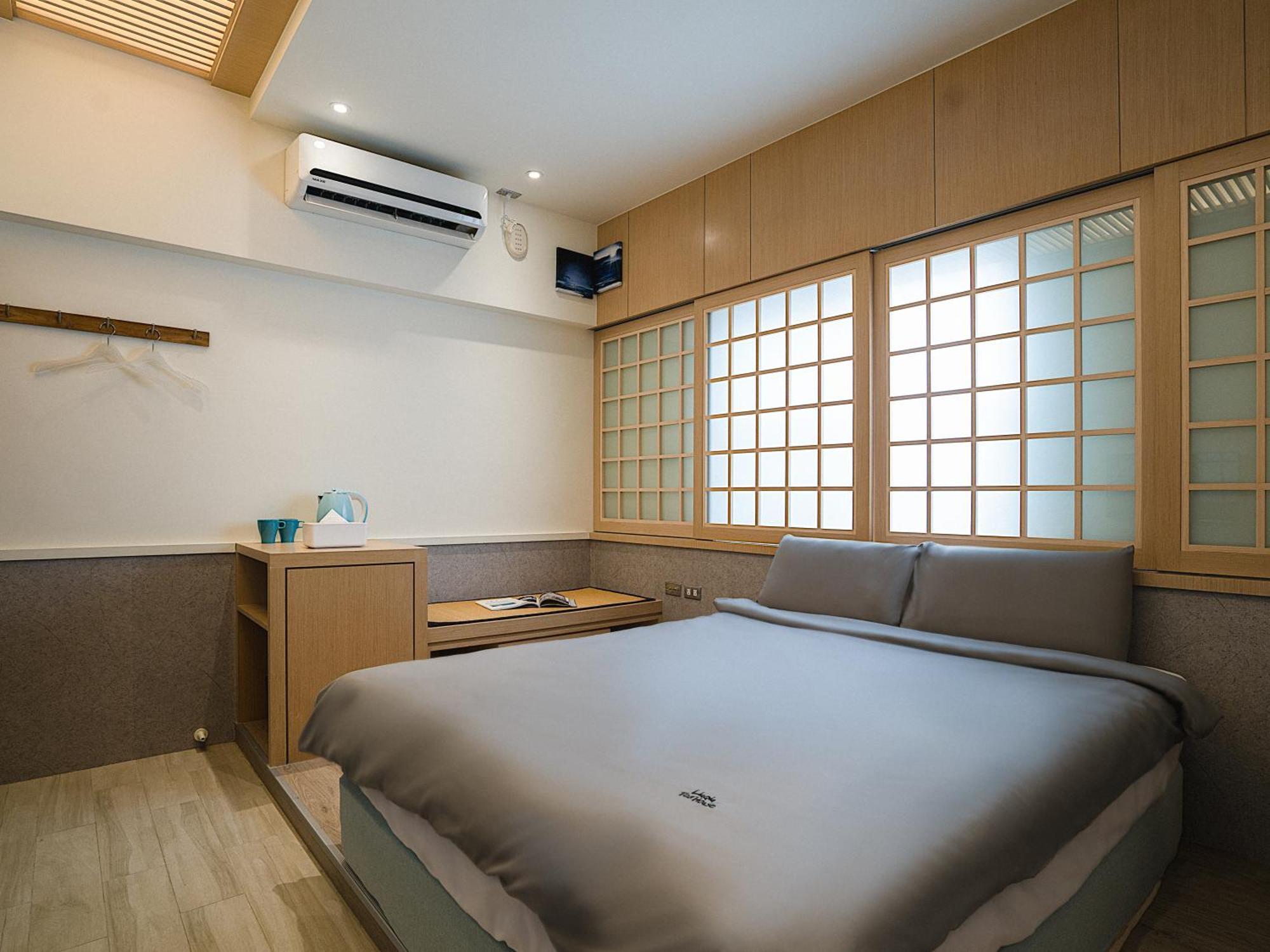 琉球茶室 現代館 Bed and Breakfast Xiaoliuqiu Exteriör bild