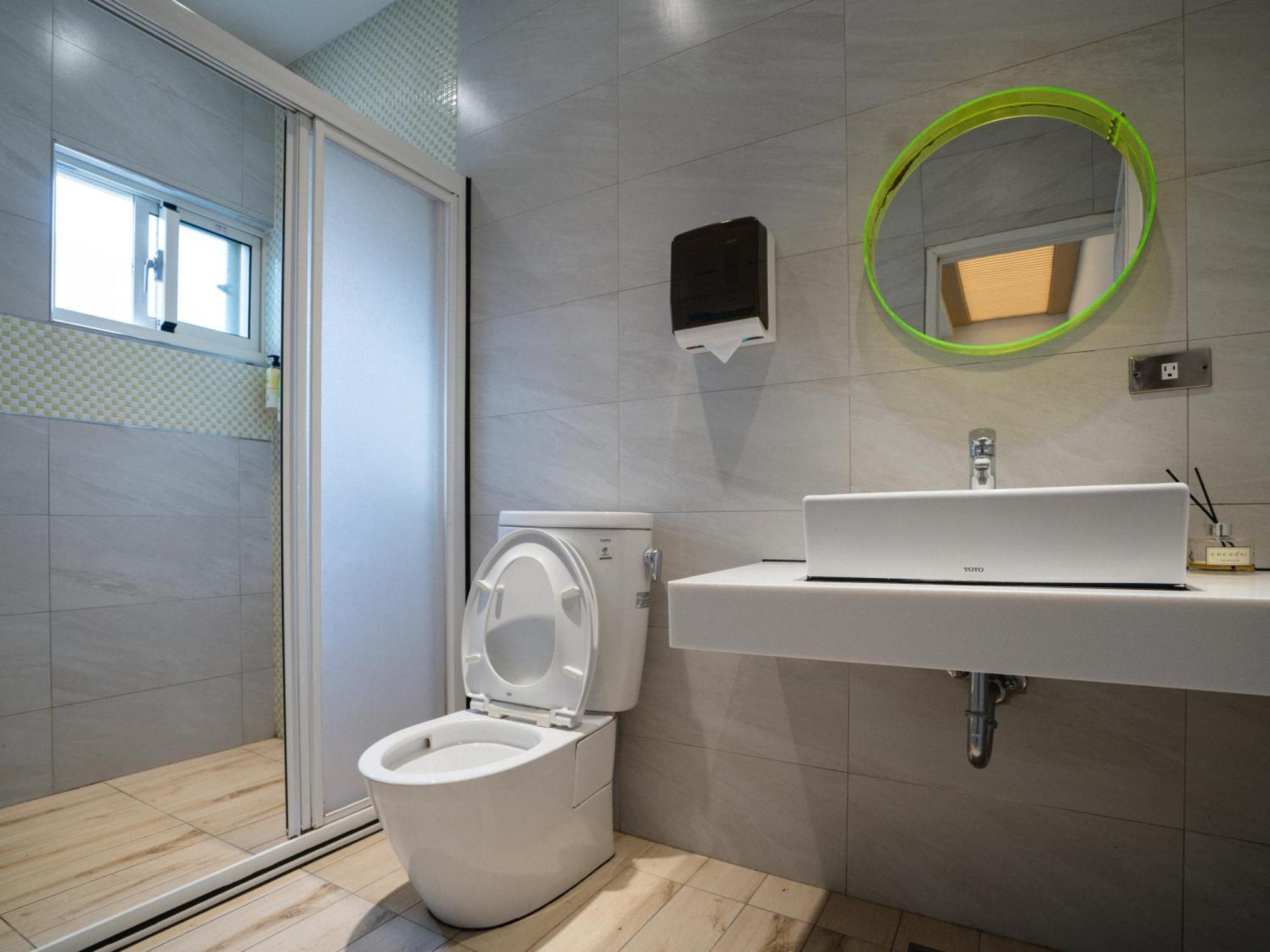 琉球茶室 現代館 Bed and Breakfast Xiaoliuqiu Exteriör bild