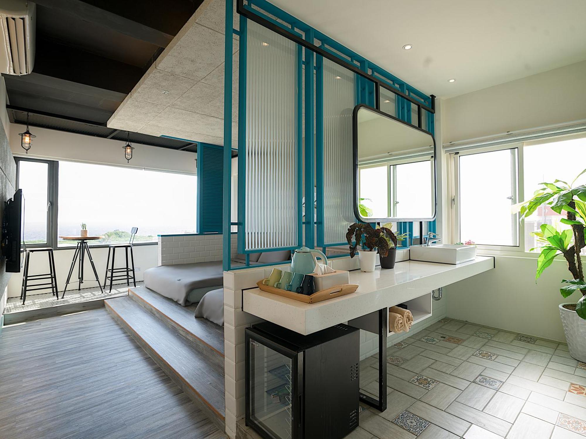 琉球茶室 現代館 Bed and Breakfast Xiaoliuqiu Exteriör bild