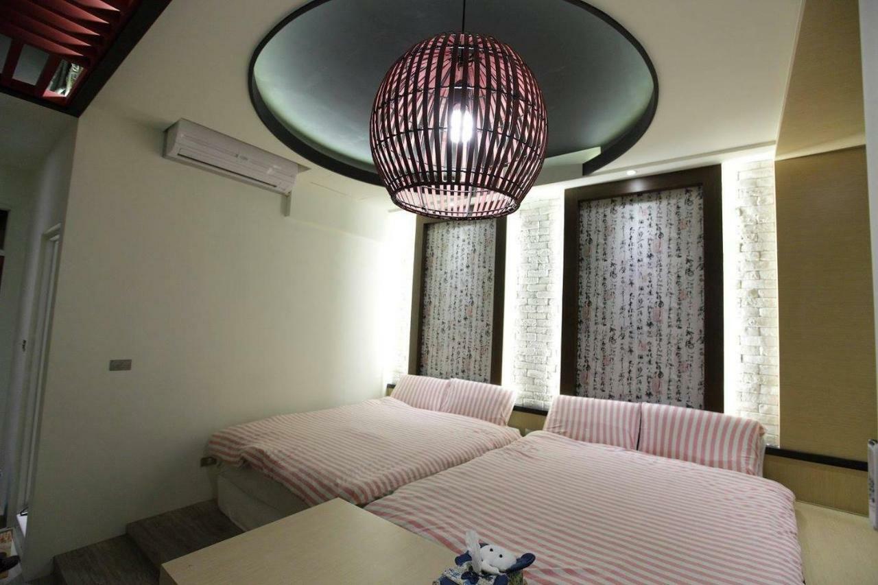 琉球茶室 現代館 Bed and Breakfast Xiaoliuqiu Exteriör bild
