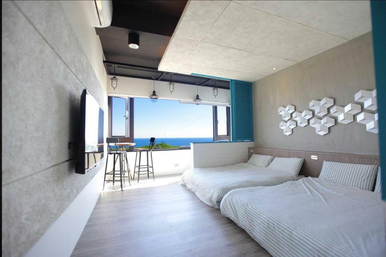 琉球茶室 現代館 Bed and Breakfast Xiaoliuqiu Exteriör bild