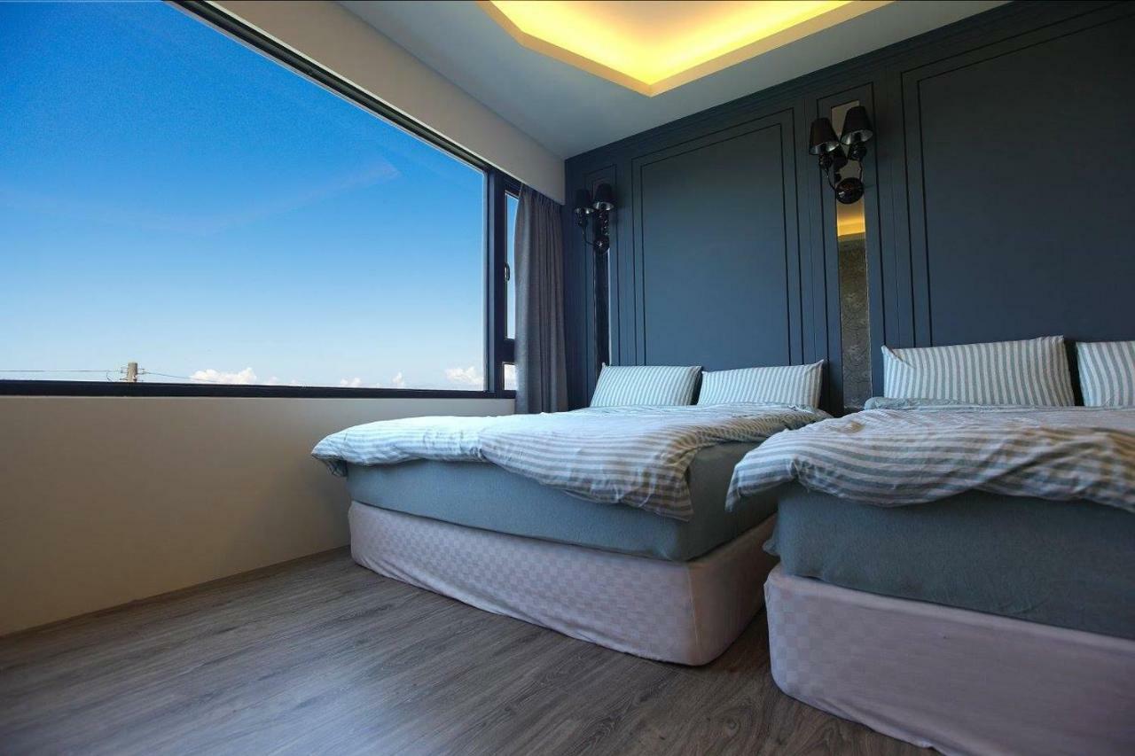 琉球茶室 現代館 Bed and Breakfast Xiaoliuqiu Exteriör bild