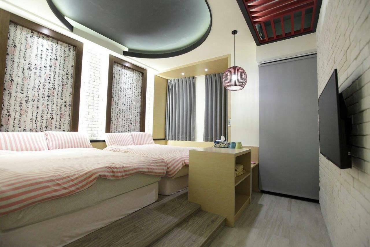 琉球茶室 現代館 Bed and Breakfast Xiaoliuqiu Exteriör bild